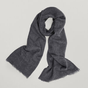 Contrast scarf